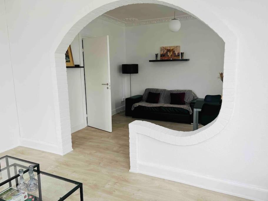 Lovely 1-Bedroom Condo In Aarhus C ภายนอก รูปภาพ