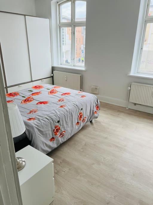 Lovely 1-Bedroom Condo In Aarhus C ภายนอก รูปภาพ