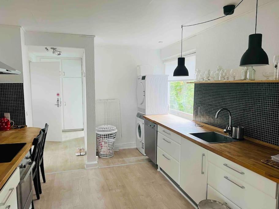 Lovely 1-Bedroom Condo In Aarhus C ภายนอก รูปภาพ